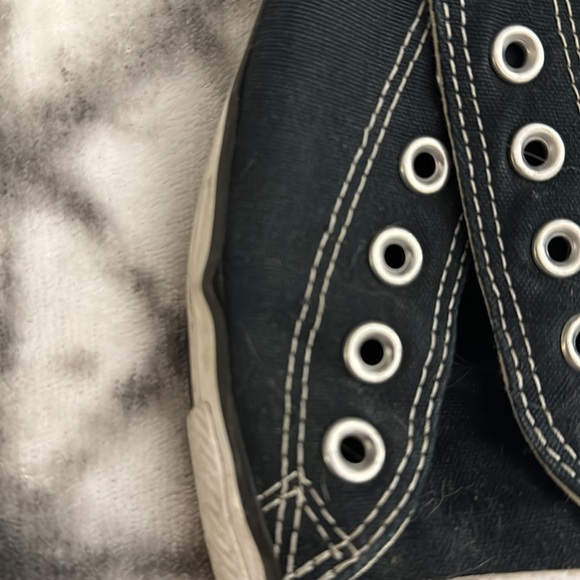 Used B&W Unisex Converse - Men’s 6/Women’s 8 - Picture 5 of 7